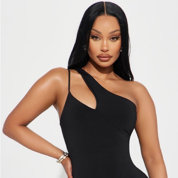 ~Elegant One-Shoulder Black Bust Lined Evening Dress~ - Picture 2 of 15